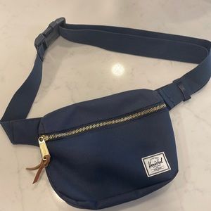 Hershel belt bag in navy blue